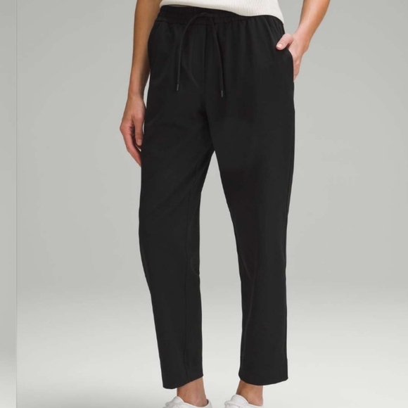 Lululemon Tapered-Leg Mid-Rise Pant 7/8 Length Luxtreme Size L BLACK - Picture 2 of 11